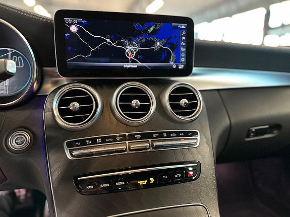 Mercedes-Benz C300 18 of 30