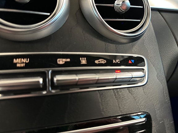 Mercedes-Benz C300 23 of 30
