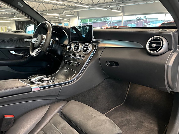 Mercedes-Benz C300 19 of 30