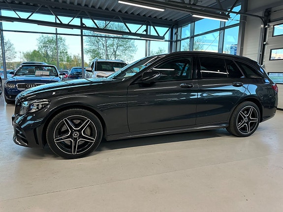 Mercedes-Benz C300 5 of 5