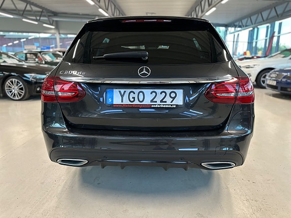 Mercedes-Benz C300 7 of 30