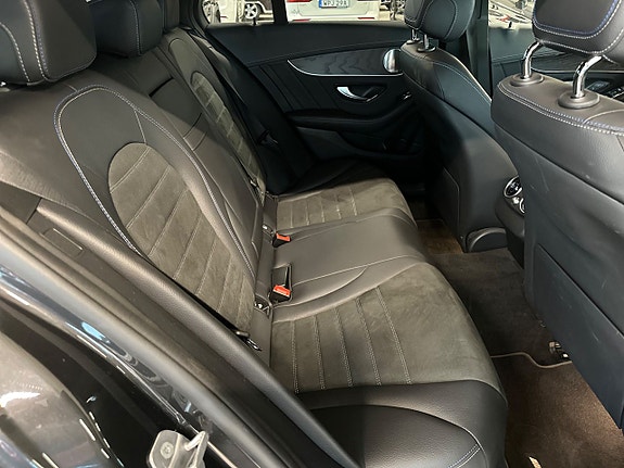 Mercedes-Benz C300 16 of 30