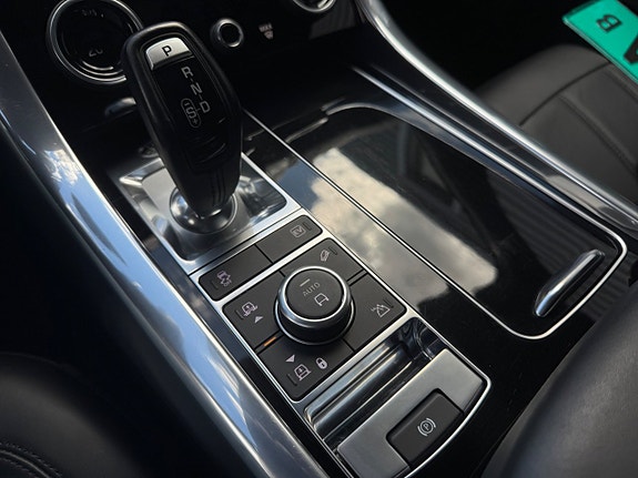 Land Rover Range Rover Sport 16 of 30