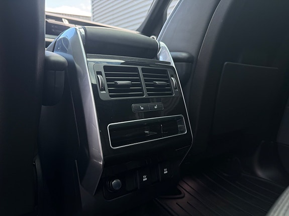Land Rover Range Rover Sport 26 of 30