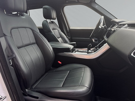 Land Rover Range Rover Sport 9 of 30
