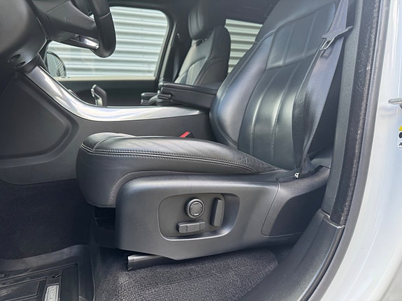 Land Rover Range Rover Sport 11 of 30
