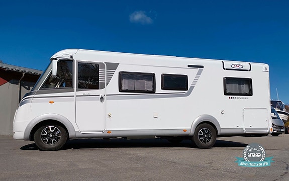 LMC Black Line I 735