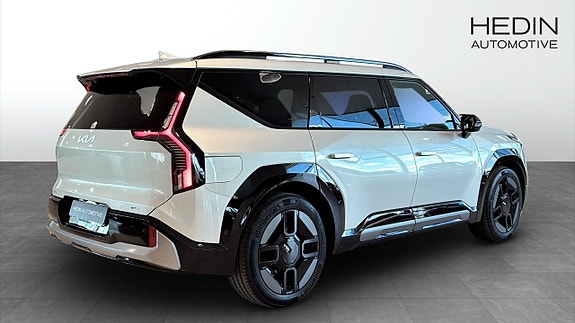 Kia EV9 2 of 12