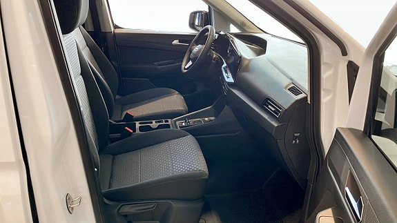 Ford Transit Connect 3 of 5