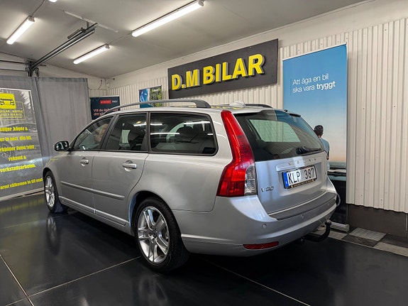 Volvo V50 2 of 5