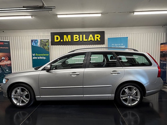 Volvo V50 3 of 5