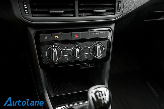 Volkswagen T-Cross 24 of 27