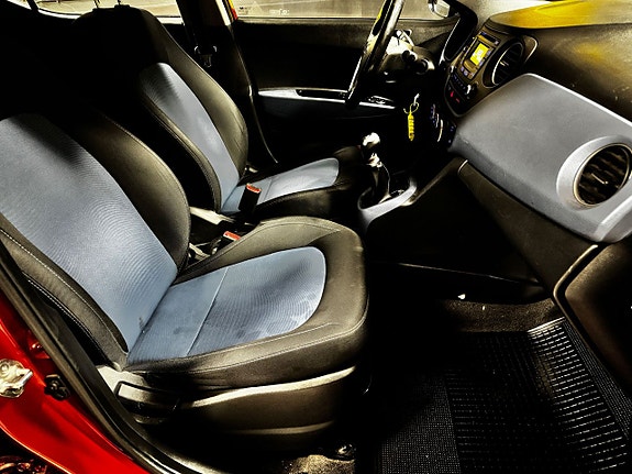 Hyundai i10 9 of 18