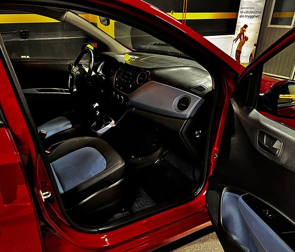 Hyundai i10 7 of 18