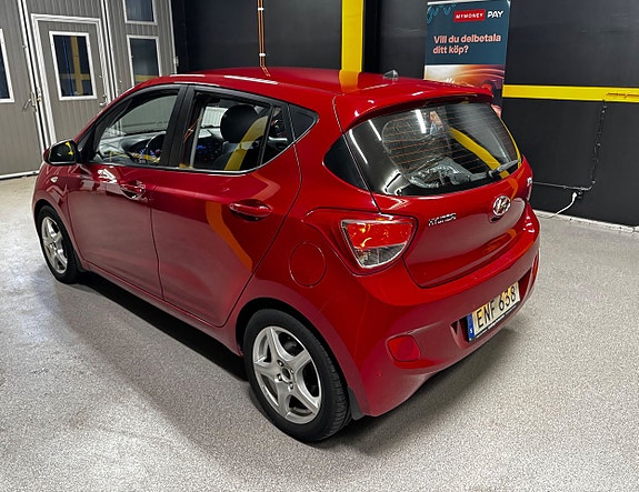 Hyundai i10 3 of 18