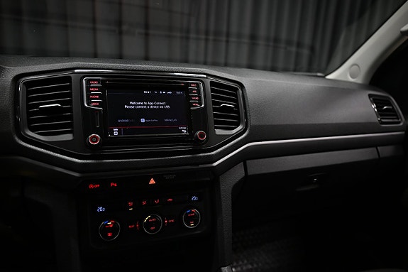 Volkswagen Amarok 25 of 30