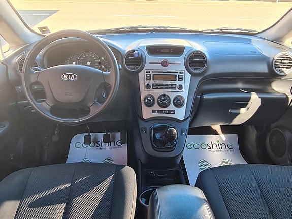 Kia Carens 6 of 13