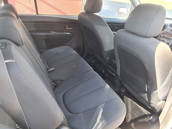 Kia Carens 11 of 13
