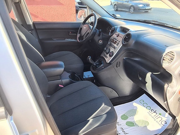 Kia Carens 9 of 13