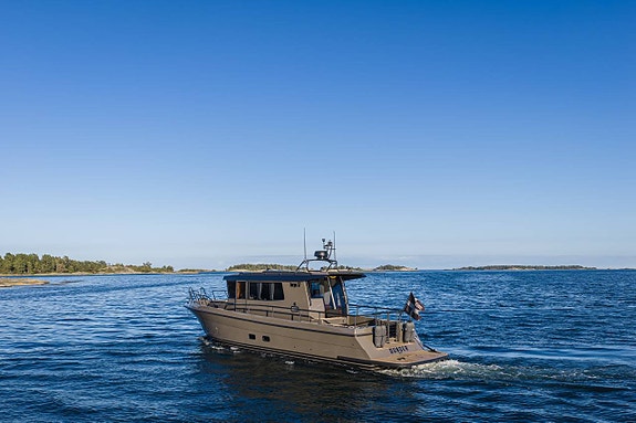 Targa 37 CFC Aft Door Black Line  2023  Sweden 3 of 12