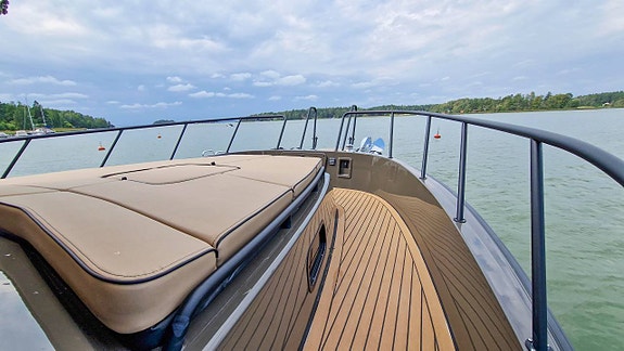 Targa 37 CFC Aft Door Black Line  2023  Sweden 4 of 5