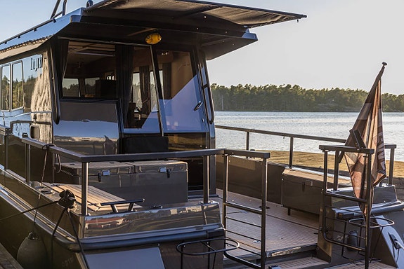 Targa 37 CFC Aft Door Black Line  2023  Sweden 9 of 12
