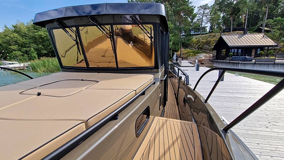 Targa 37 CFC Aft Door Black Line  2023  Sweden 3 of 5