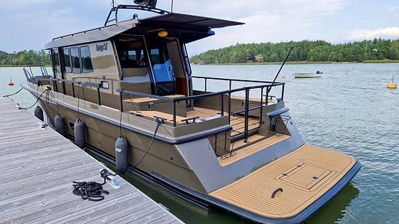 Targa 37 CFC Aft Door Black Line  2023  Sweden