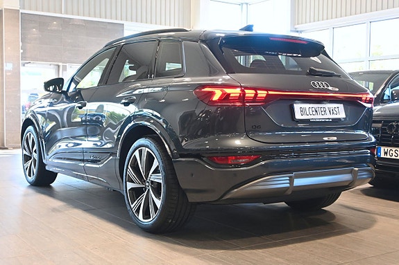 Audi Q6 e-tron 4 of 5