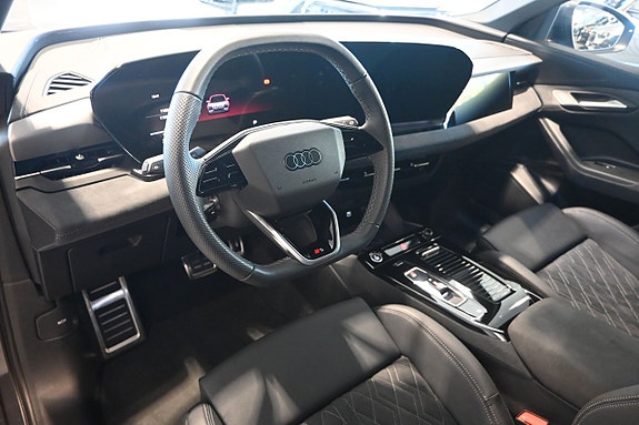 Audi Q6 e-tron 8 of 26
