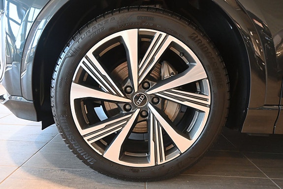 Audi Q6 e-tron 7 of 26