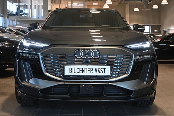 Audi Q6 e-tron 6 of 26
