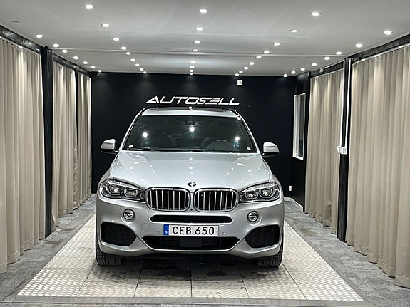 BMW X5 2 of 5