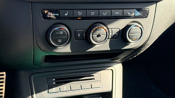 Volkswagen Tiguan 18 of 30