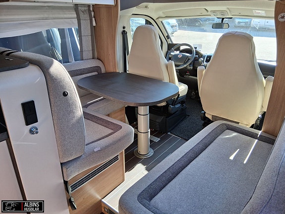 Knaus Live Wave 650 MF / ALDE / Taksäng / Dragkrok 6 of 21