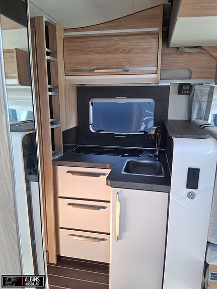 Knaus Live Wave 650 MF / ALDE / Taksäng / Dragkrok 11 of 21
