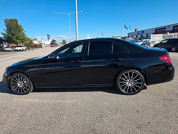 Mercedes-Benz E220 8 of 12