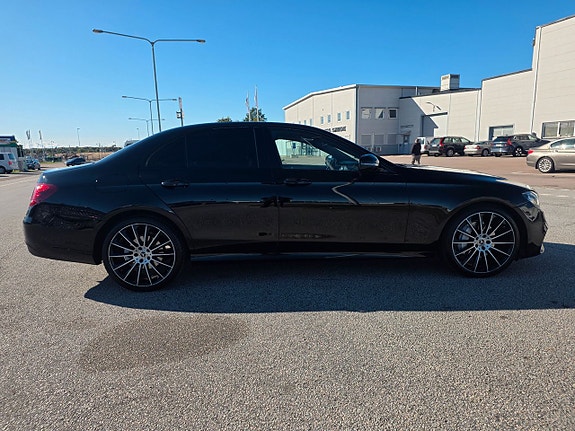 Mercedes-Benz E220 4 of 12