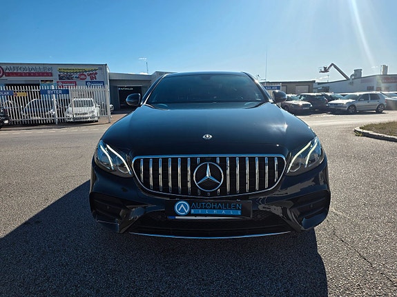 Mercedes-Benz E220 3 of 12