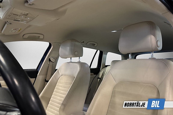 Volkswagen Passat 10 of 17