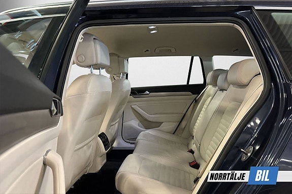 Volkswagen Passat 11 of 17