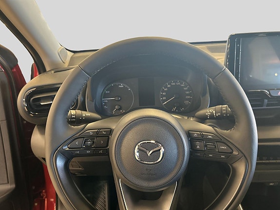 Mazda 2 4 of 5