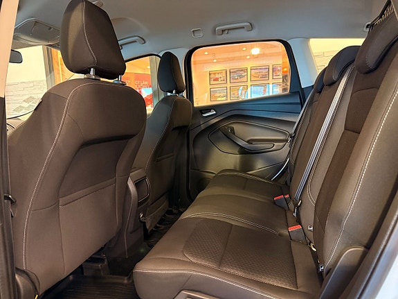 Ford Kuga 17 of 22