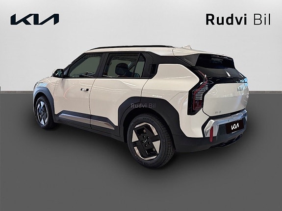 Kia EV3 3 of 5