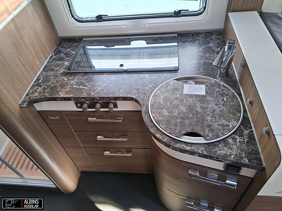 Hymer B 704 SL / Automat / Hydrauliska stödben 15 of 21
