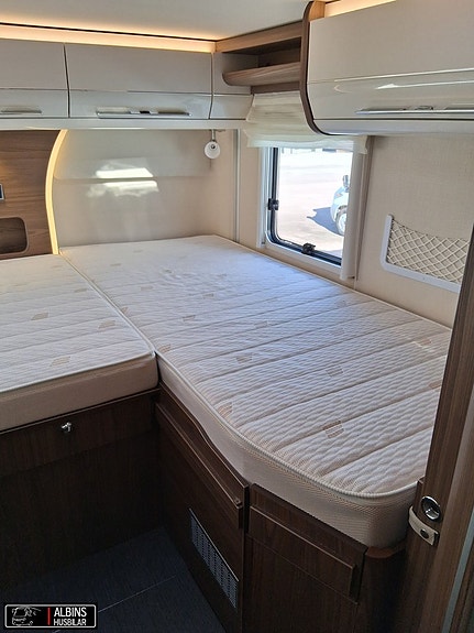 Hymer B 704 SL / Automat / Hydrauliska stödben 19 of 21