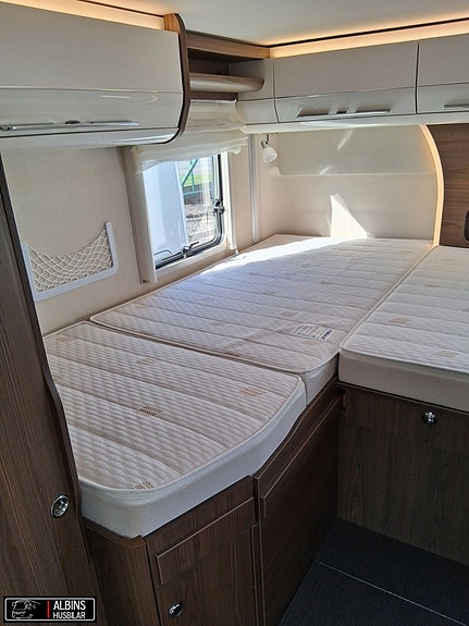 Hymer B 704 SL / Automat / Hydrauliska stödben 18 of 21