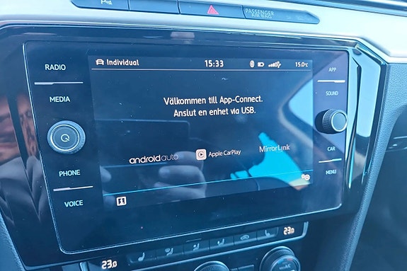 Volkswagen Passat 16 of 21