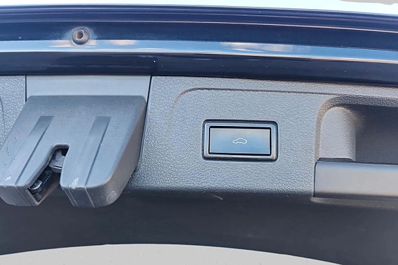 Volkswagen Passat 12 of 21