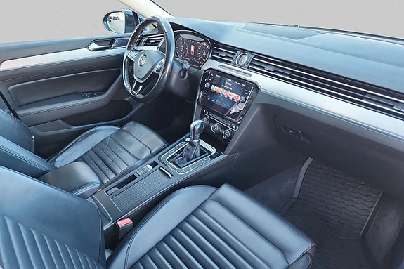 Volkswagen Passat 7 of 21